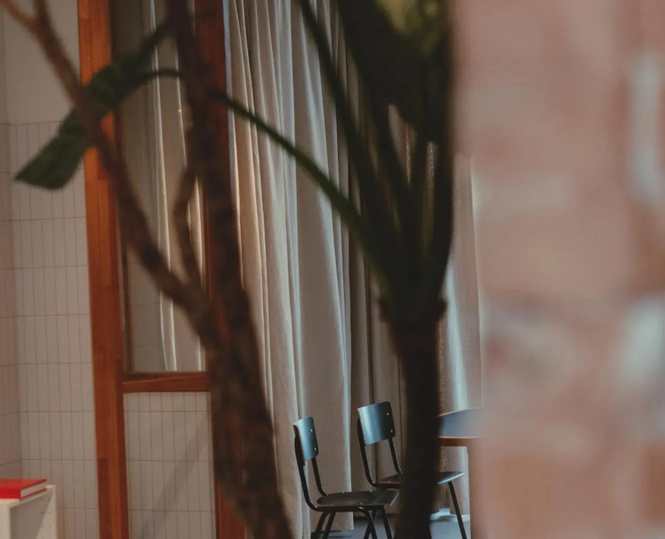 Man Met Bril Koffie Hotel Rotterdam
